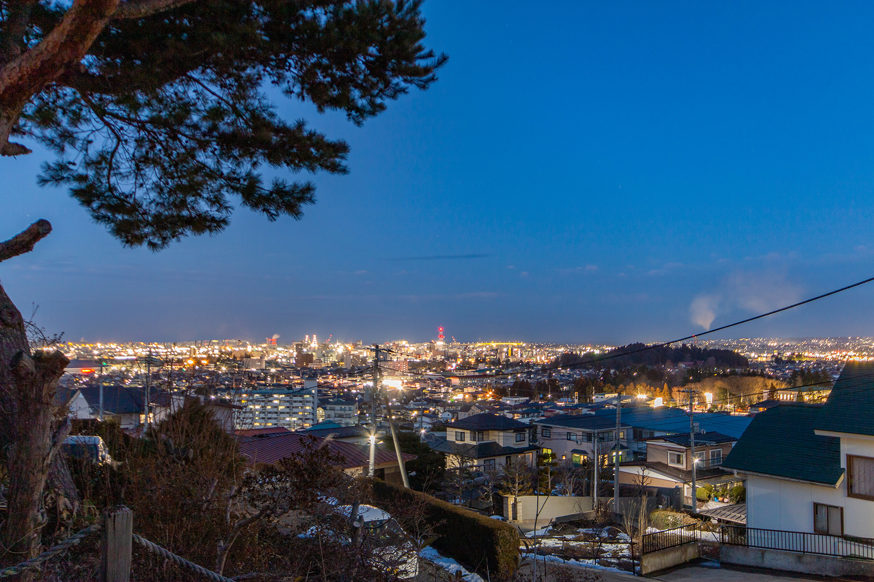 八戸市街の夜景を望むロケーション