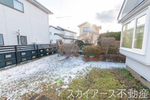 八戸市行人坂 中古住宅 約100坪の敷地と庭の様子